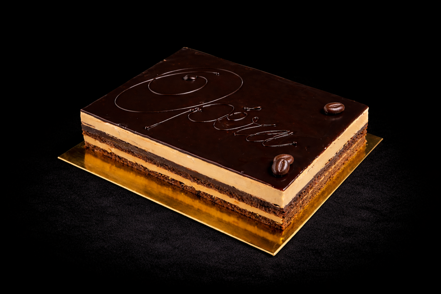 Gâteau Opéra : L'Excellence de la Pâtisserie Française au Café et Chocolat