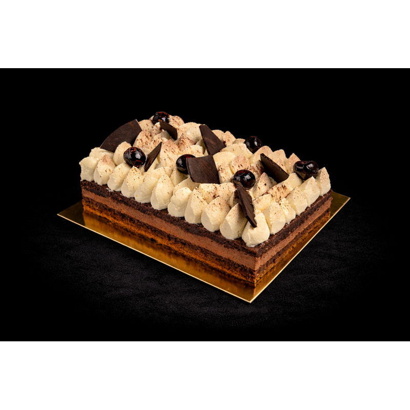 Gâteau Forêt Noire : L'Indémodable Délice aux Cerises et Chantilly