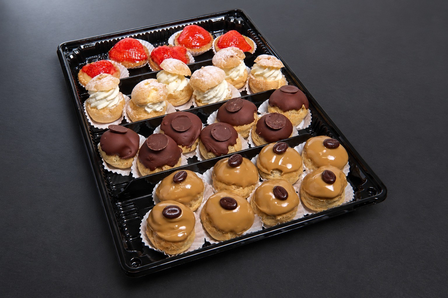 Mignardise Paris-Brest ou Baba au Rhum