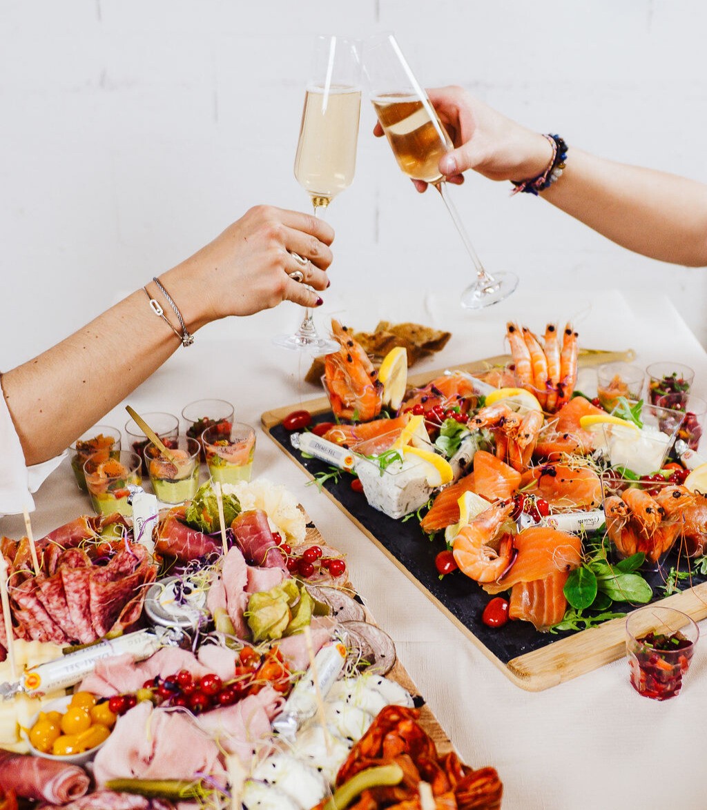 Planches Charcuterie & Fromage : Commandez pour un apéro convivial et savoureux !